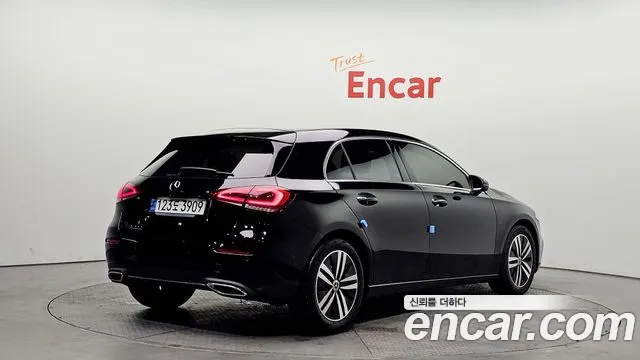 Mercedes-Benz A-Class 2021 — фото 2