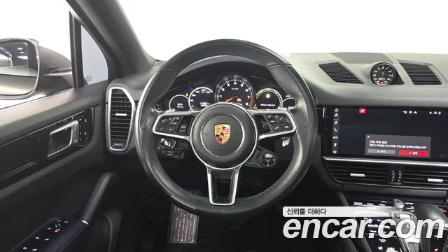 Porsche Cayenne 2020 — фото 13