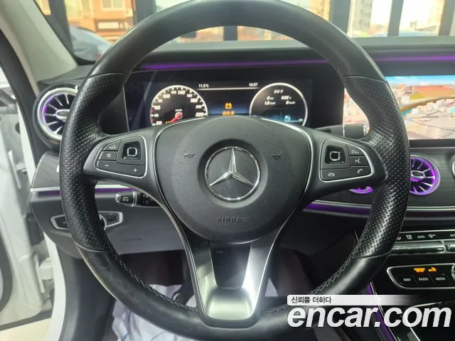 Mercedes-Benz E-Class 2017 — фото 13