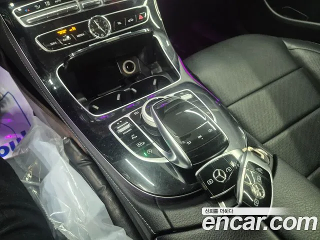 Mercedes-Benz E-Class 2017 — фото 16