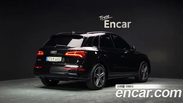 Audi SQ5 2020 — фото 1