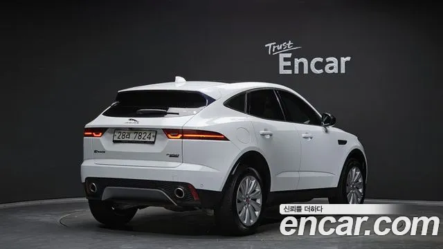 Jaguar E-PACE 2018 — фото 2