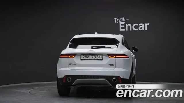 Jaguar E-PACE 2018 — фото 4