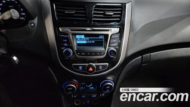 Hyundai Accent 2017 — фото 15