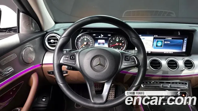 Mercedes-Benz E-Class 2018 — фото 13