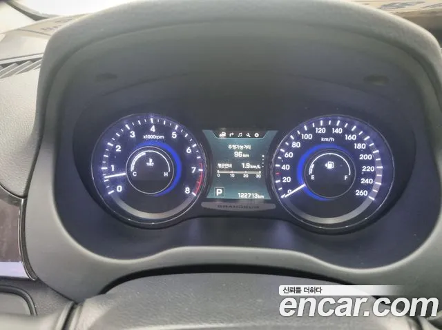 Hyundai Grandeur 2015 — фото 10