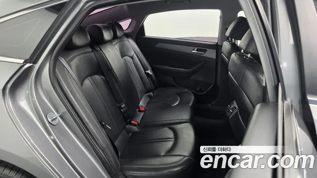 Hyundai Sonata 2018 — фото 12