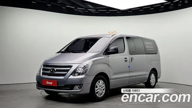 Hyundai Starex 2017 — фото 1