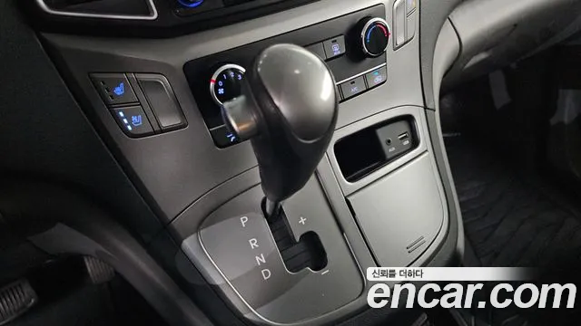 Hyundai Starex 2017 — фото 9