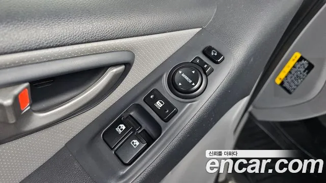 Hyundai Starex 2017 — фото 13