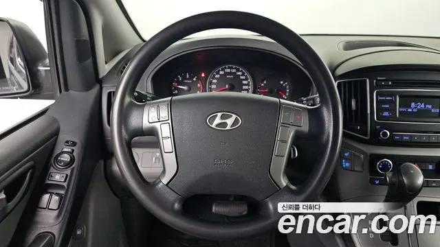 Hyundai Starex 2017 — фото 15