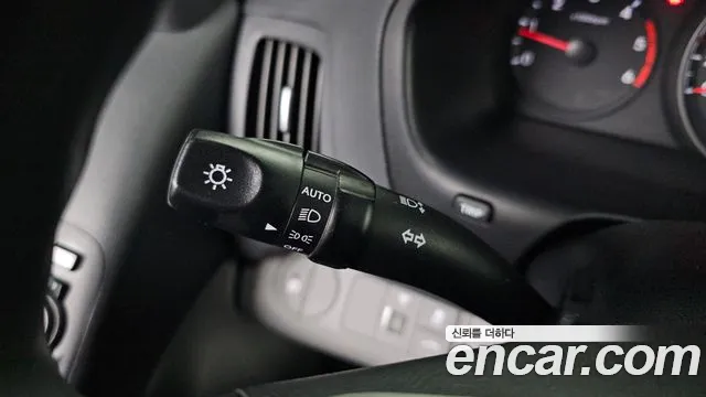 Hyundai Starex 2017 — фото 16