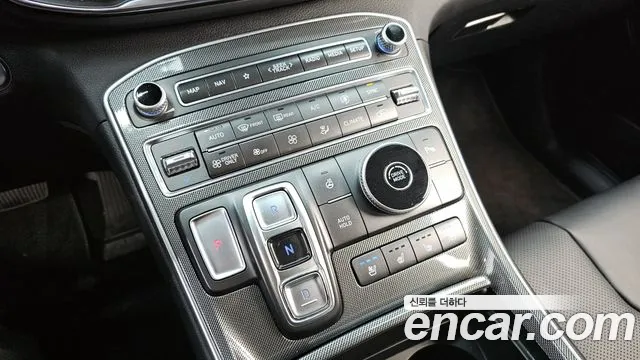 Hyundai Santafe 2023 — фото 9