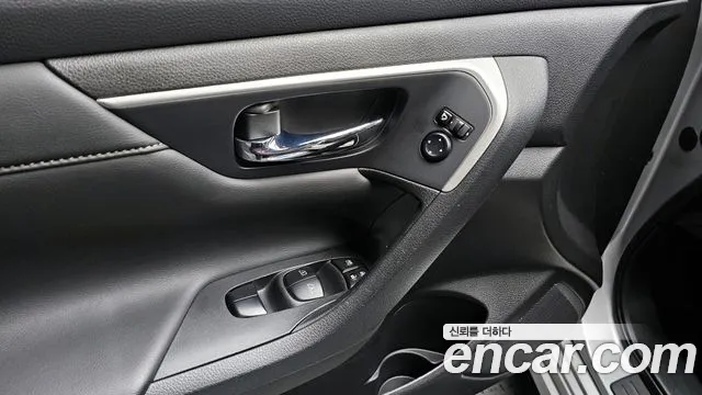 Nissan Altima 2017 — фото 16