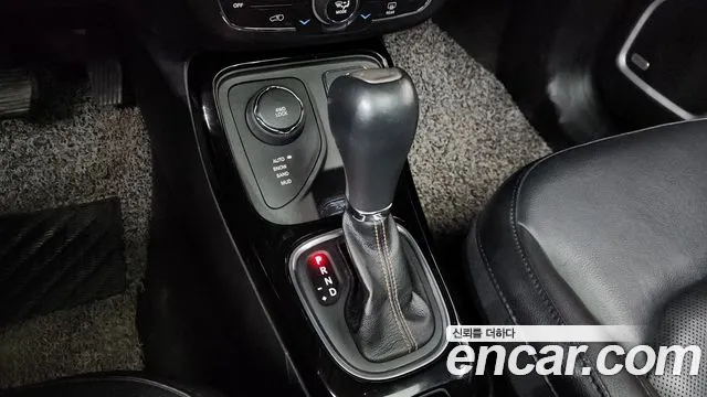 Jeep Compass 2018 — фото 9