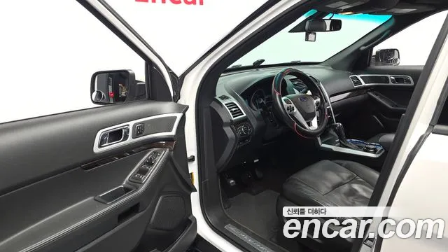 Ford Explorer 2015 — фото 10