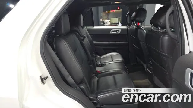 Ford Explorer 2015 — фото 12
