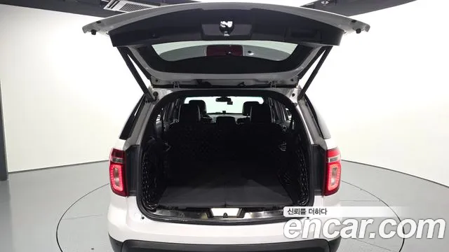 Ford Explorer 2015 — фото 20