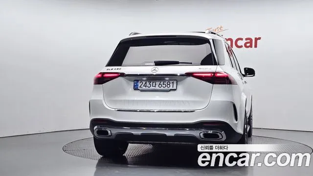 Mercedes-Benz GLE-Class 2024 — фото 4