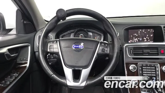 Volvo S60 2018 — фото 13