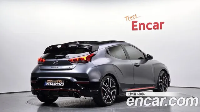 Hyundai Veloster 2023 — фото 2