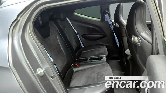 Hyundai Veloster 2023 — фото 12
