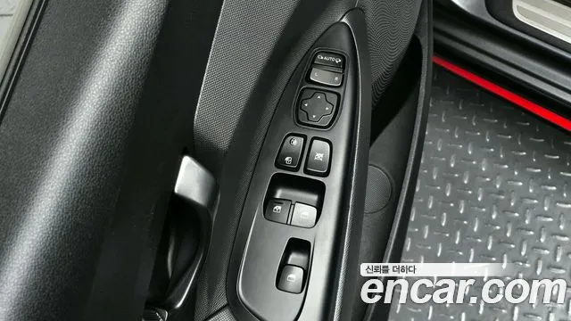 Hyundai Veloster 2023 — фото 18