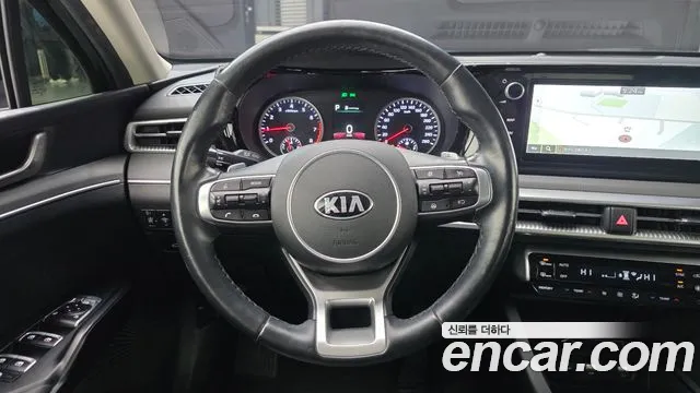 Kia K5 2021 — фото 13