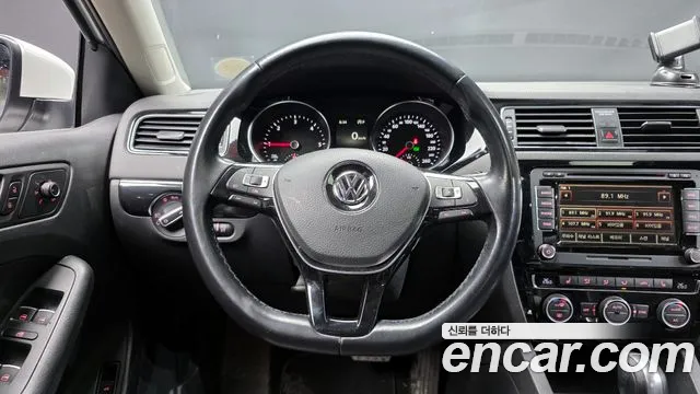 Volkswagen Jetta 2016 — фото 13
