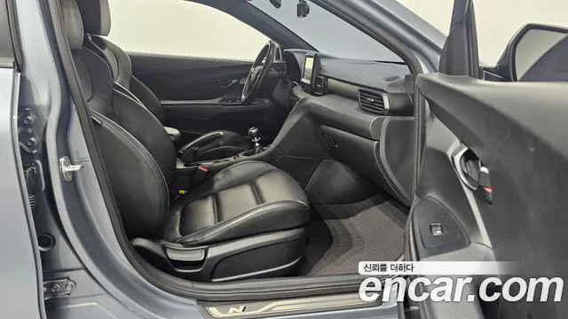 Hyundai Veloster 2019 — фото 10