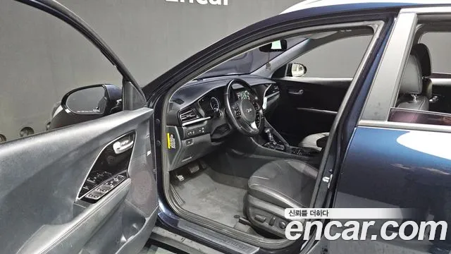 Kia Niro 2020 — фото 10