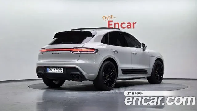 Porsche Macan 2023 — фото 1