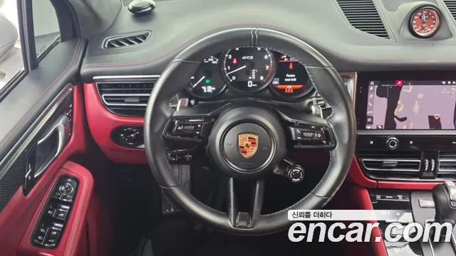 Porsche Macan 2023 — фото 12