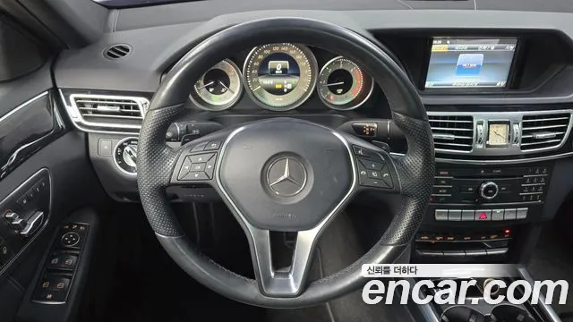 Mercedes-Benz E-Class 2016 — фото 13
