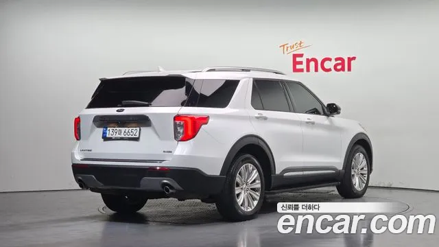 Ford Explorer 2022 — фото 2