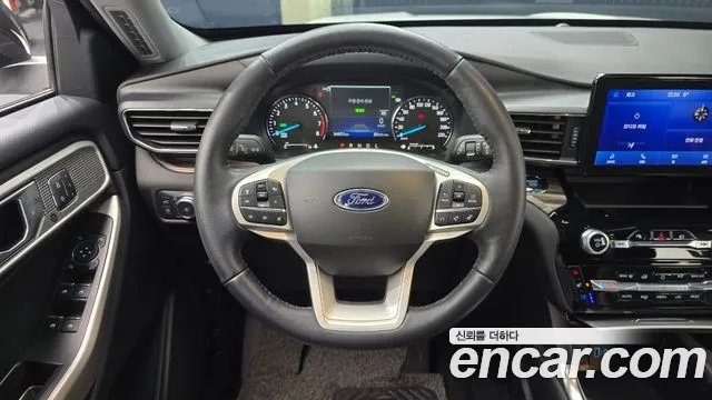 Ford Explorer 2022 — фото 13