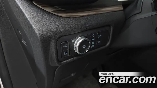 Ford Explorer 2022 — фото 15