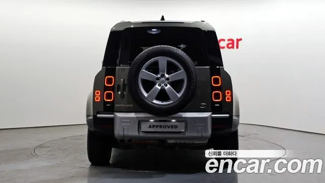 Land Rover Defender 2023 — фото 7