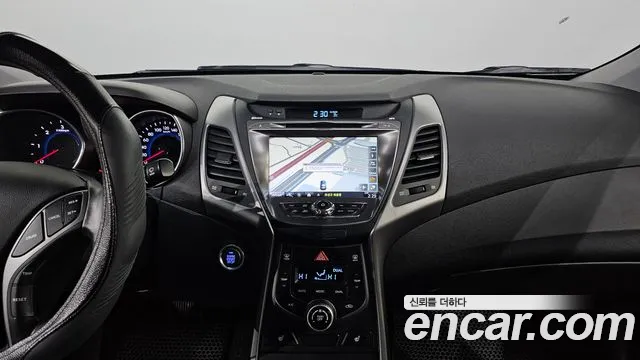 Hyundai AVANTE 2014 — фото 18