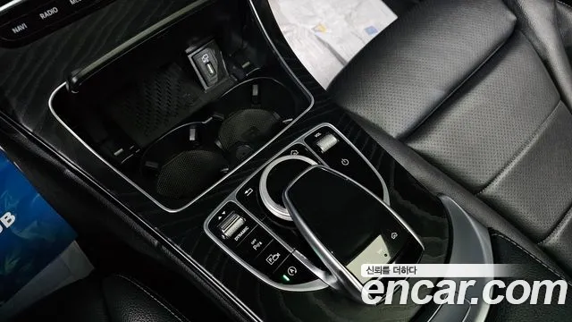 Mercedes-Benz C-Class 2021 — фото 18