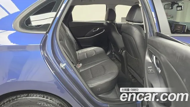 Hyundai i30 2018 — фото 12