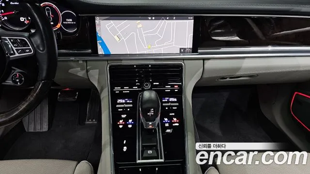 Porsche Panamera 2019 — фото 15
