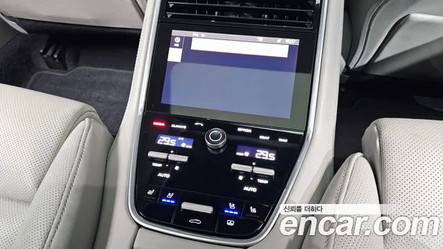 Porsche Panamera 2019 — фото 18