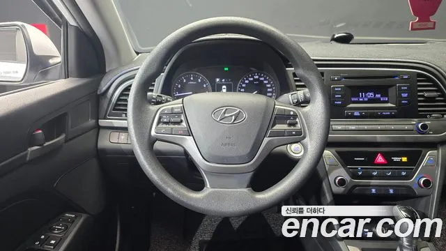 Hyundai AVANTE 2018 — фото 14