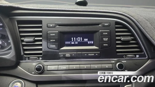 Hyundai AVANTE 2018 — фото 15