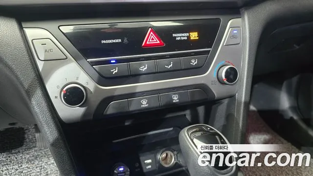 Hyundai AVANTE 2018 — фото 16
