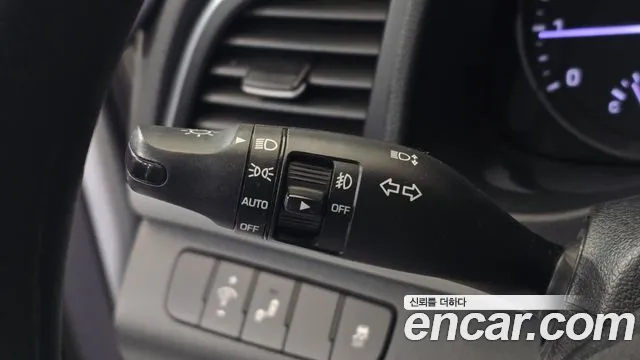Hyundai AVANTE 2018 — фото 17