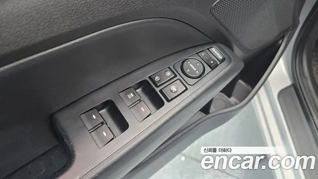Hyundai AVANTE 2018 — фото 18