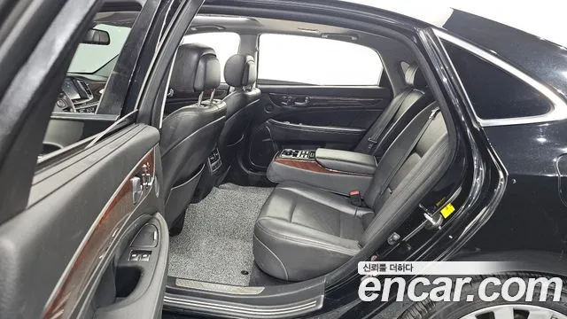 Hyundai Equus 2015 — фото 11