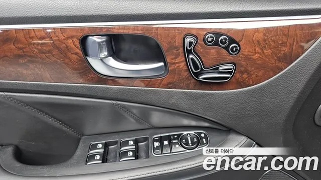 Hyundai Equus 2015 — фото 12